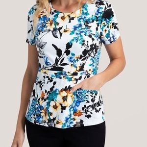 ✨ JAANUU FLORAL SCRUB TOP✨